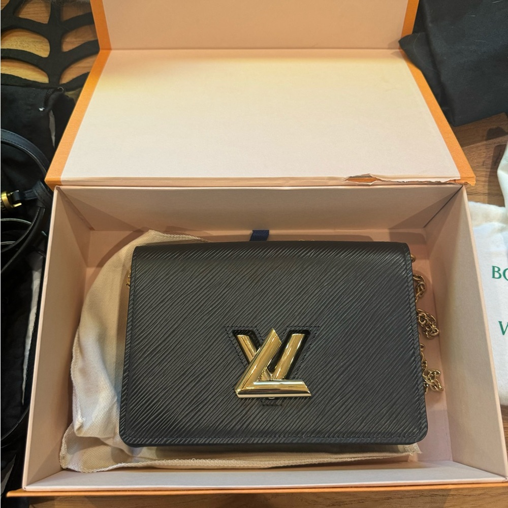 Louis Vuitton Twist Chain Epi Leather Black - Never Used